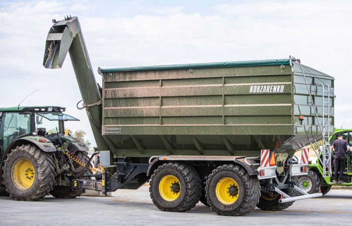 svg+xml;charset=utf-8,%3Csvg%20xmlns%3D PBN-30 przyczepa przeładowcza Kobzarenko