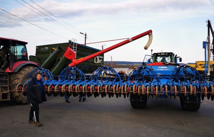 svg+xml;charset=utf-8,%3Csvg%20xmlns%3D PBN-30 przyczepa przeładowcza Kobzarenko