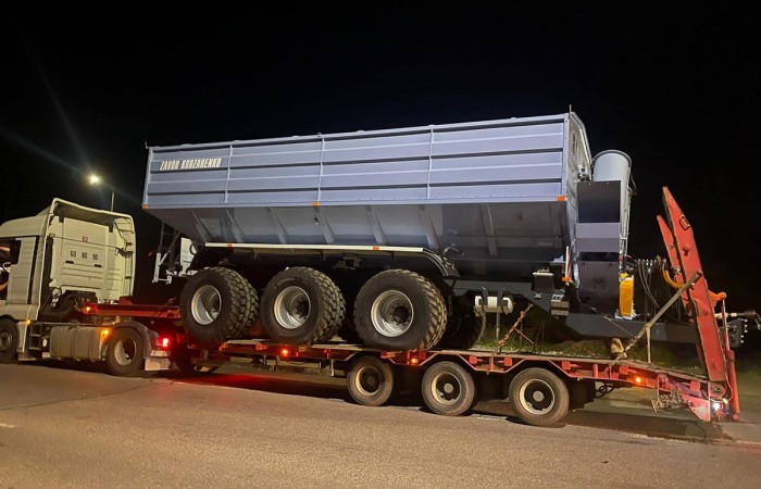 svg+xml;charset=utf-8,%3Csvg%20xmlns%3D Chaser Bin PBN-40 Kobzarenko - High Capacity Grain Trailer