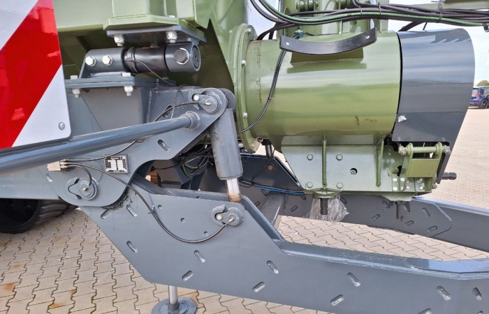 svg+xml;charset=utf-8,%3Csvg%20xmlns%3D Chaser Bin PBN-50 on tracks | High Capacity Grain Trailer by Kobzarenko