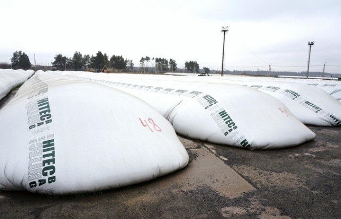 svg+xml;charset=utf-8,%3Csvg%20xmlns%3D The Polymeric Hose | Reliable Grain Storage Solution