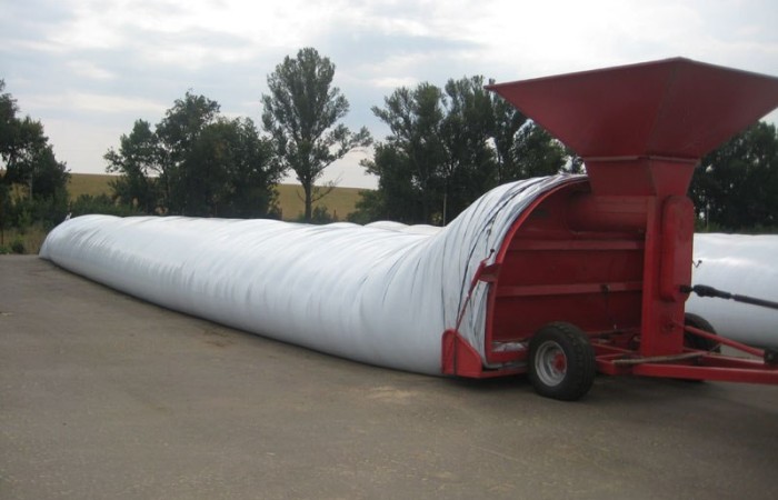 svg+xml;charset=utf-8,%3Csvg%20xmlns%3D The Polymeric Hose | Reliable Grain Storage Solution